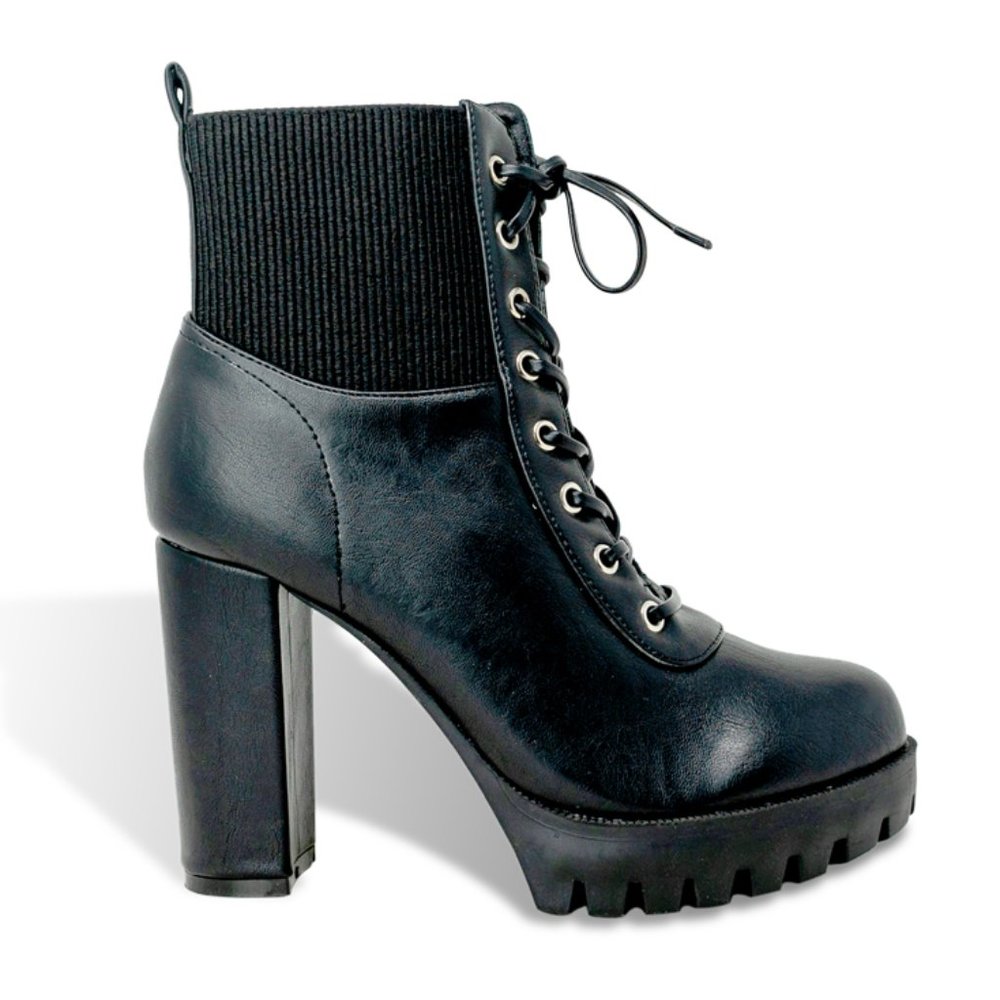 WOMEN'S CHUNKY LACE UP PLATFORM HEELED BOOTIE